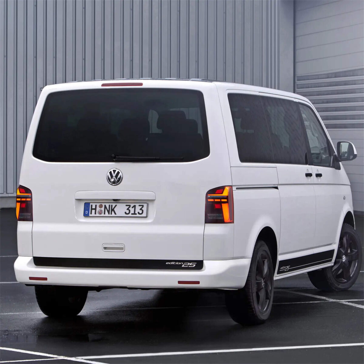 VLAND LED Taillights For 2010-2014 Volkswagen Multivan T5 Transporter Caravelle Vland-AU